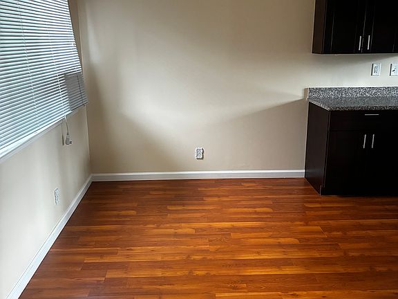 2nd image of 819 Palm Ave #3