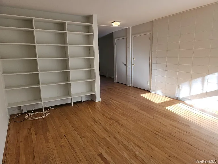 20 Locust St #1B — Photo 4
