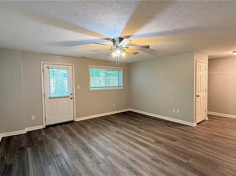 737 Calico Ln — Photo 42