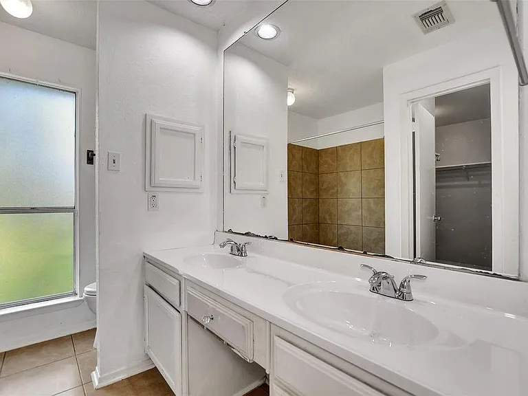1311 Oak Hollow Dr — Photo 14