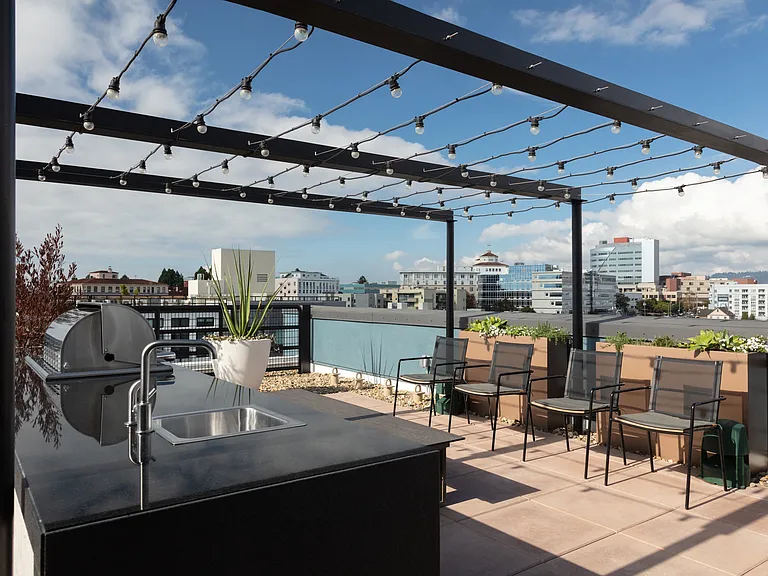 Axis Oakland — Photo 14