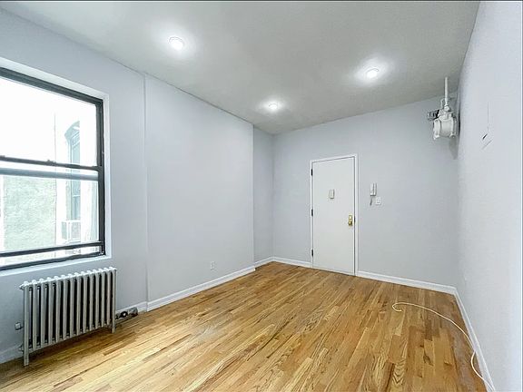 2nd image of 70 Kenmare St #27A