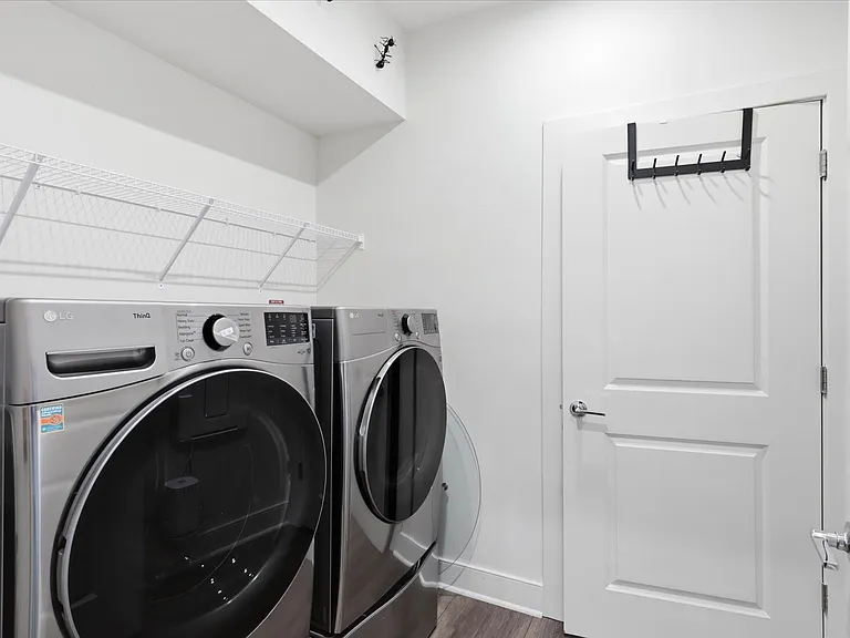 100 Saint Ives Pl #403 — Photo 15