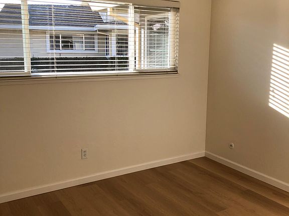 4th image of 2273 Samaritan Dr APT 1