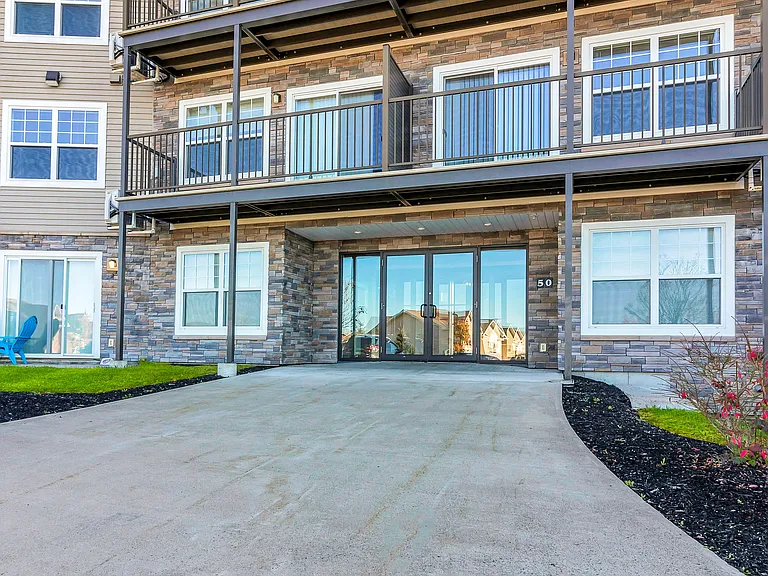 50 Noel Ave — Photo 3