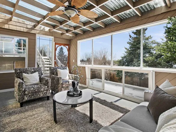 7715 N 67th Ave NW, Calgary, AB T3B 4P2