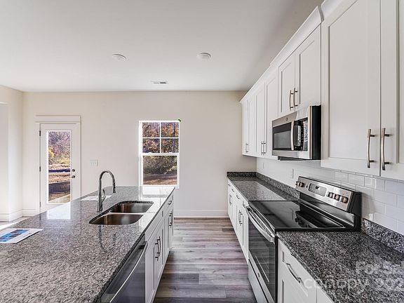 4th image of 232 Sugar Hill Rd