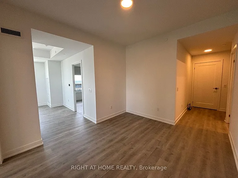 5105 Hurontario St #2905 — Photo 16