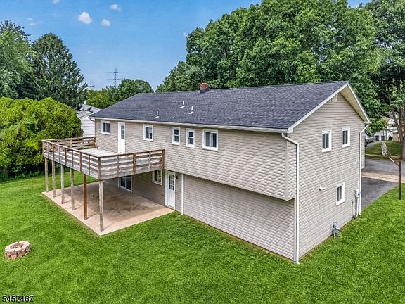 3rd image of 30 Wordsworth Ln