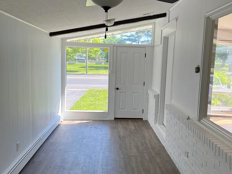 1723 Schoenersville Rd — Photo 4