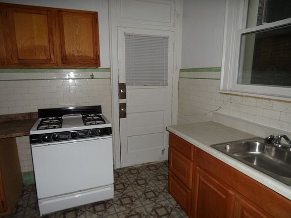 4th image of 6323 N Mozart St APT 2F