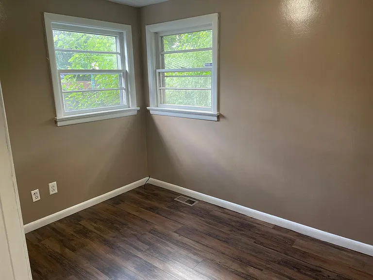 4035 Addison Ln — Photo 8