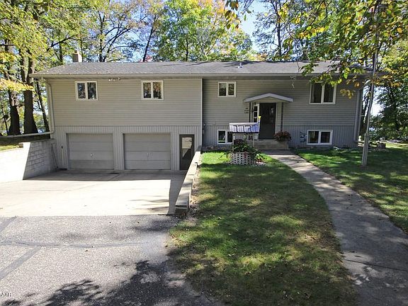 2nd image of 103 Lilac Ln