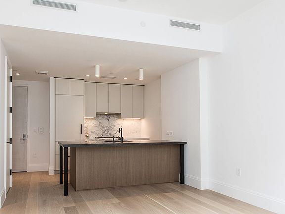 3rd image of 438 E 12th St APT 4P