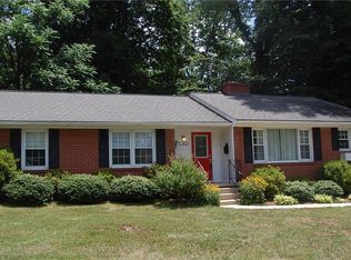 902 Pembroke Rd, Greensboro, NC 27408