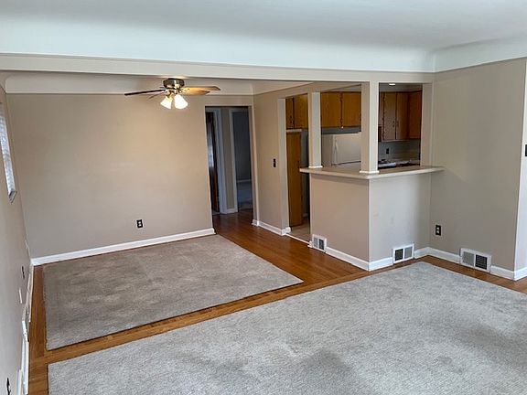 4th image of 210 Catalpa Dr