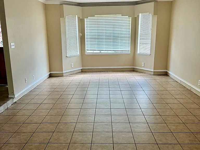 2802 Austrian Pine Ct — Photo 3