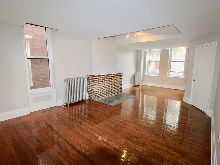 1616 Green St — Photo 7
