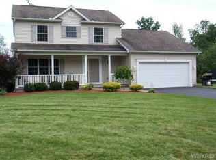 7142 Akron Rd, Lockport, NY 14094