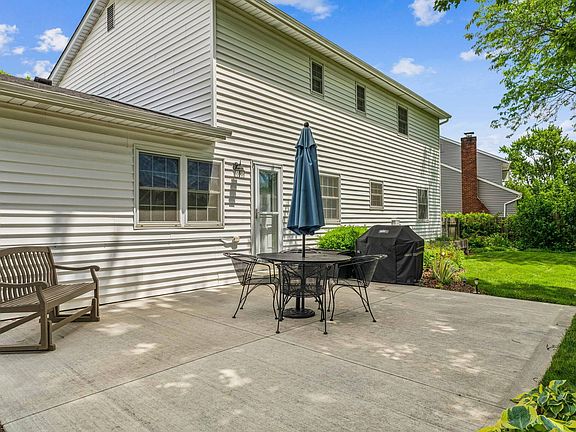 3rd image of 49 Haddam Pl E