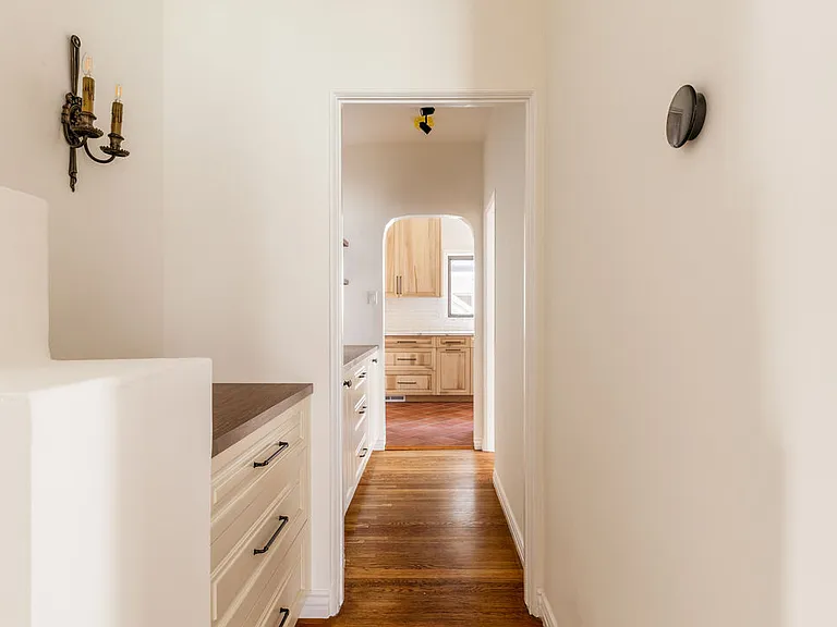 1063 S Genesee Ave — Photo 8