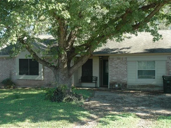214 N 8th St, Beasley, TX 77417
