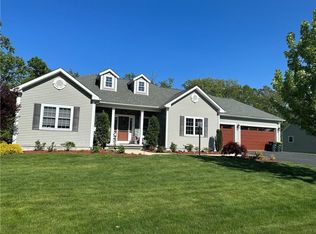 68 Cedar Forest Rd, Smithfield, RI 02917