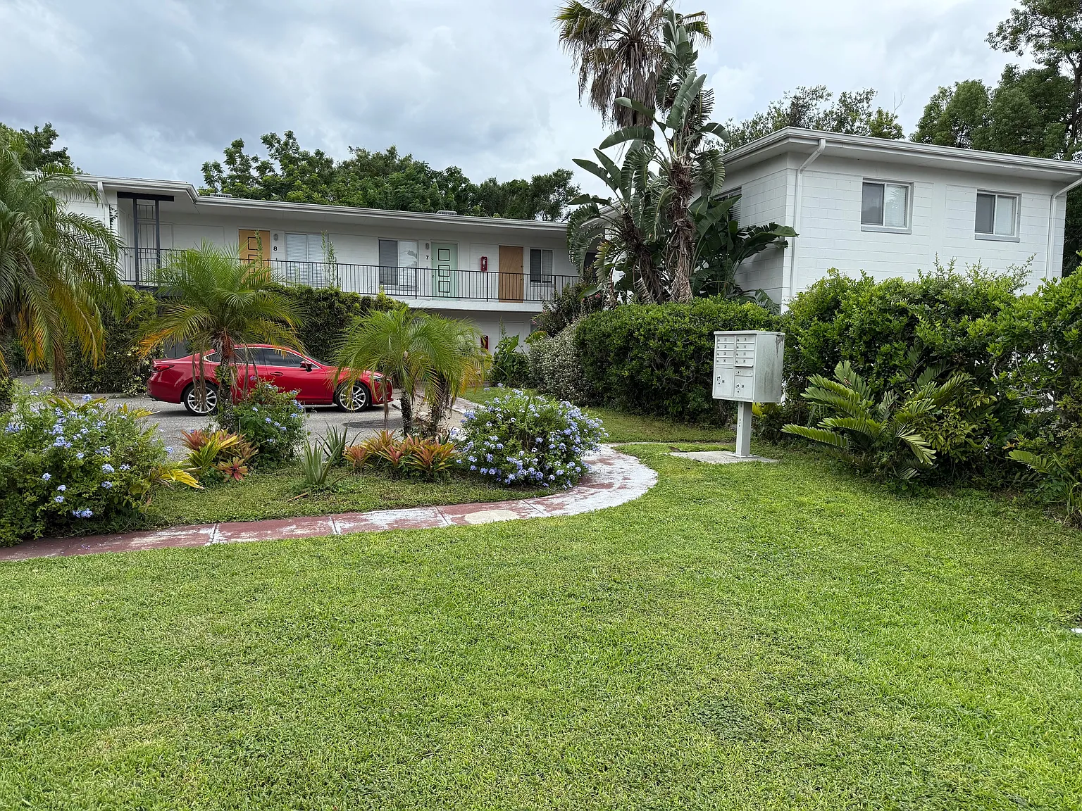 2618 E Jefferson Street — Photo 3