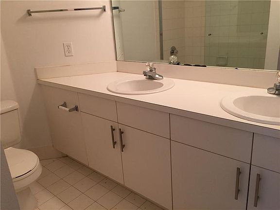 5th image of 20657 NE 25th Ave