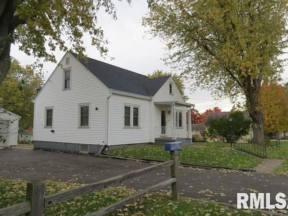 3rd image of 206 Adams St