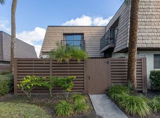 15215 W Pond Woods Dr, Tampa, FL 33618