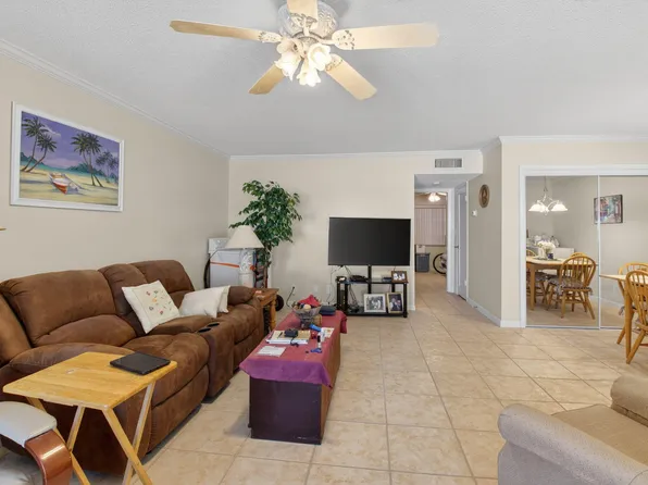 220 High Point Court E #B, Delray Beach, FL 33445
