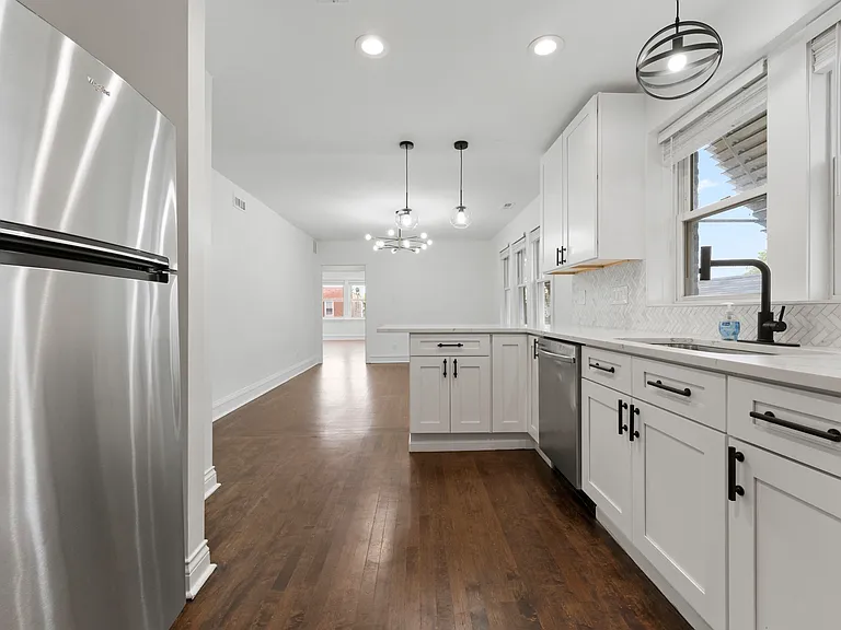 W Cornelia Ave — Photo 11