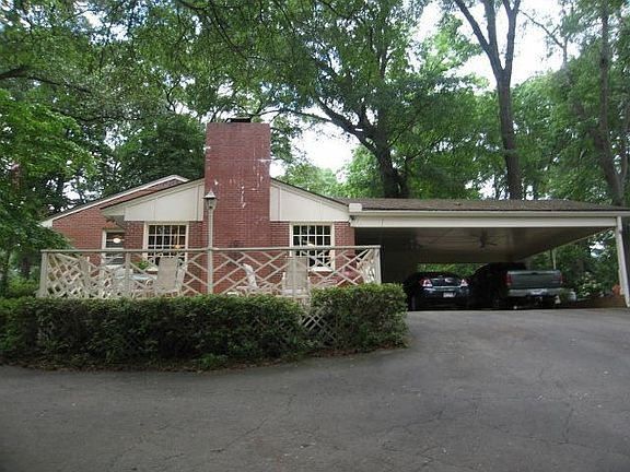 5th image of 1034 Greenwood Dr
