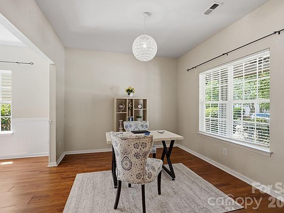 4th image of 9153 Glenashley Dr