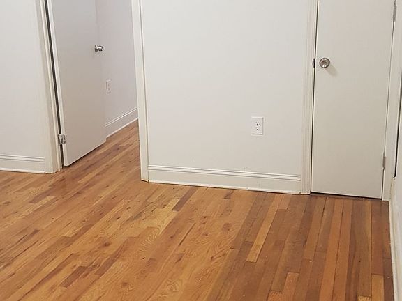 2nd image of 724 E 27th St #6V