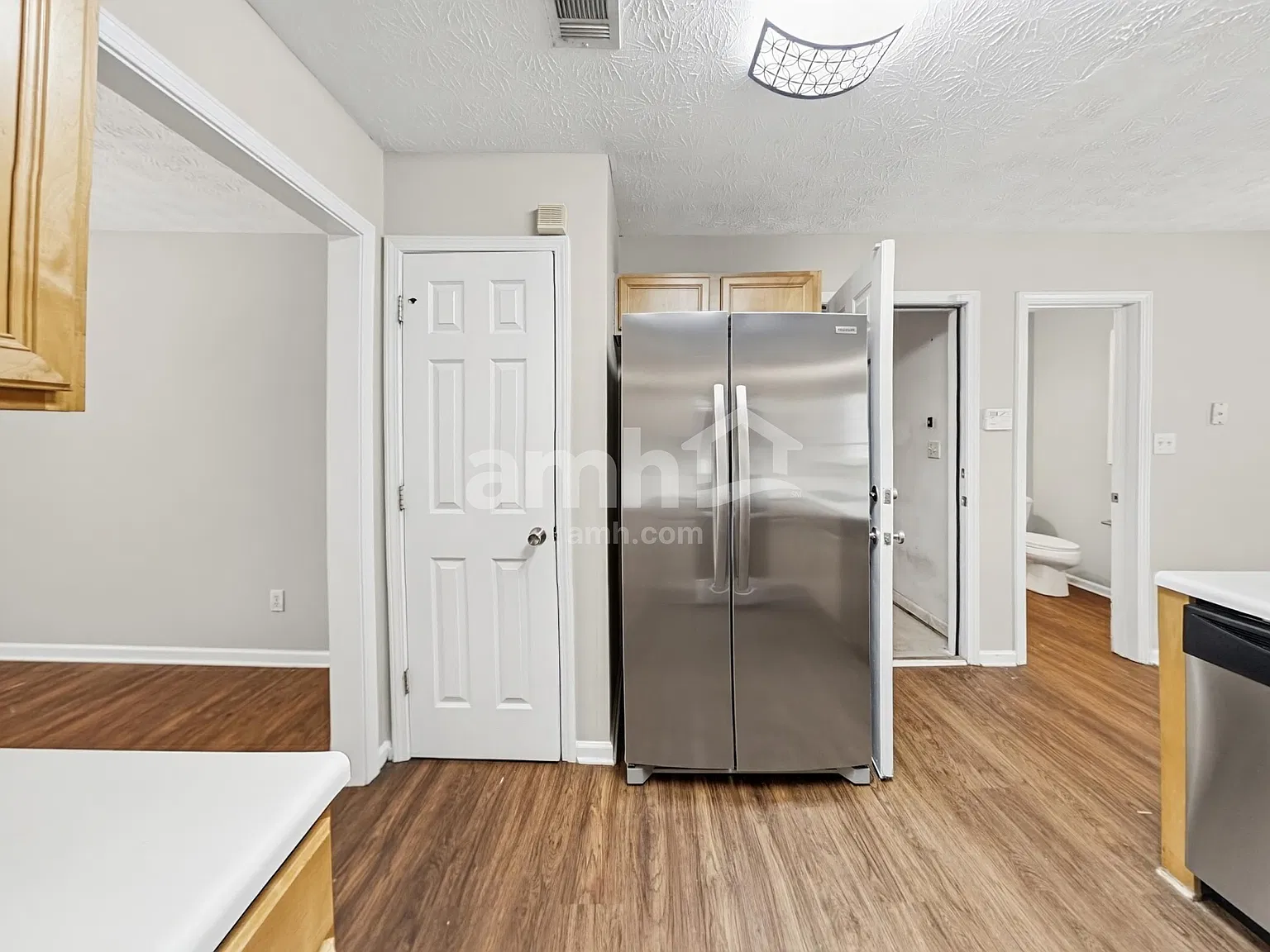 4 bed, 2.5 bath, 2021 sqft, $2,380 — Photo 4