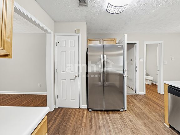 4th image of 485 Sterling Pointe Ct