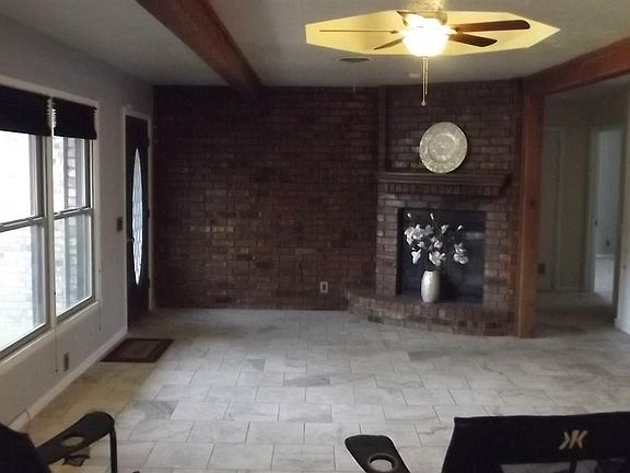 4th image of 204 Beech St