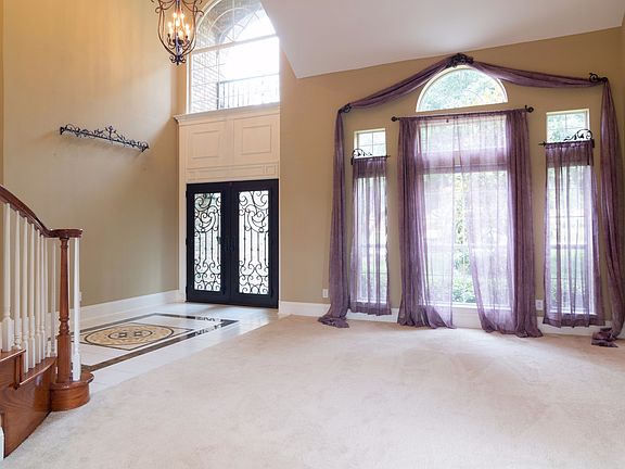 3rd image of 7504 Bradford Pear Dr