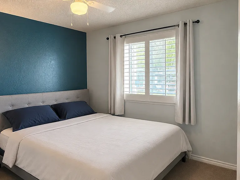 2704 Harvest Ln — Photo 13