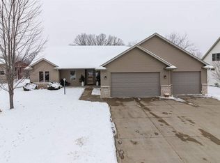 1984 Creek Side Dr, Neenah, WI 54956