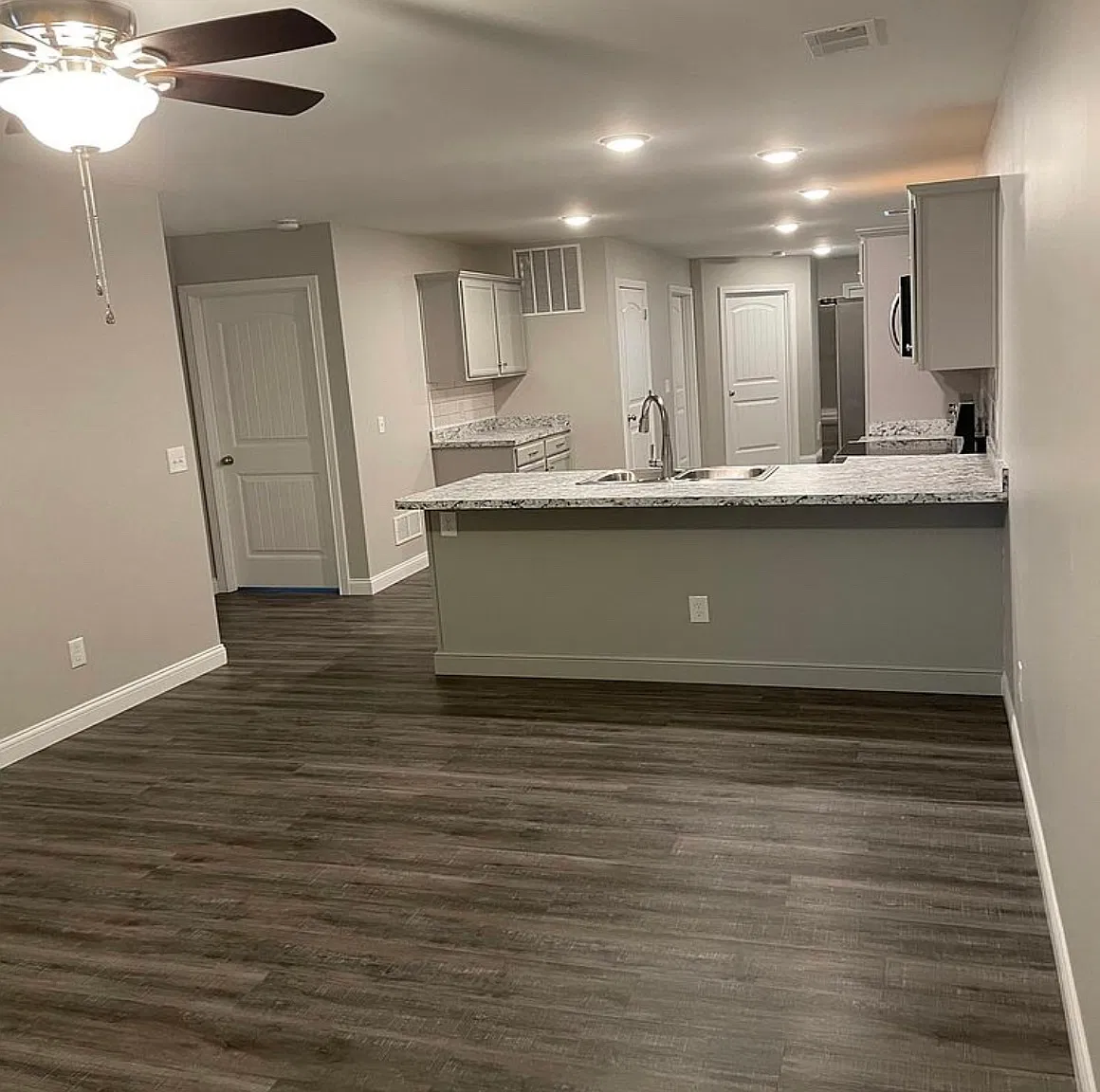 3 bed, 1400 sqft, $1,450 — Photo 3