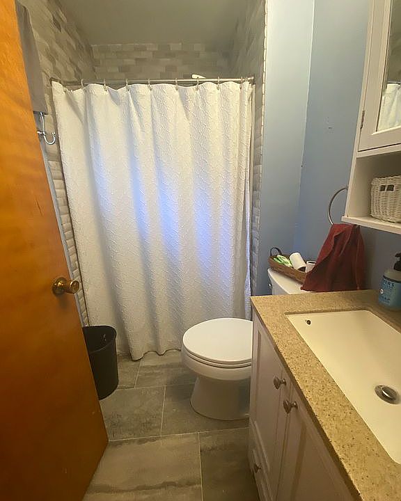 2nd image of 521 W Smith St