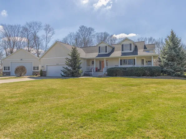 3557 Walnut Park Dr, Hamilton, MI 49419