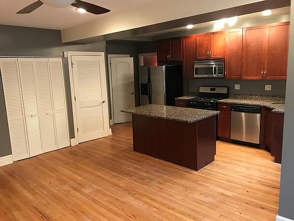 3rd image of 6610 S Kenwood Ave APT 203