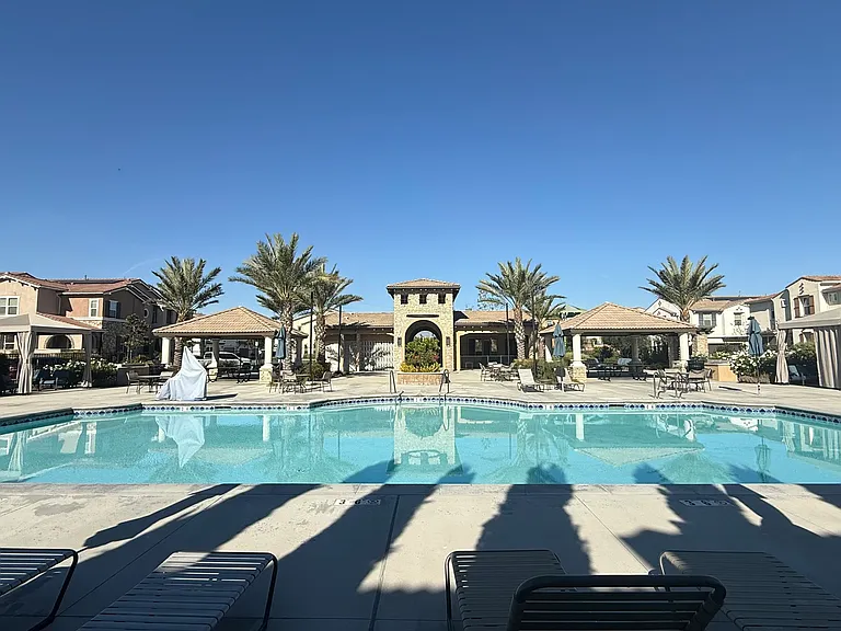 7100 Montecito Ln — Photo 1