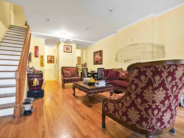 436 Putnam Avenue image 3 of 28