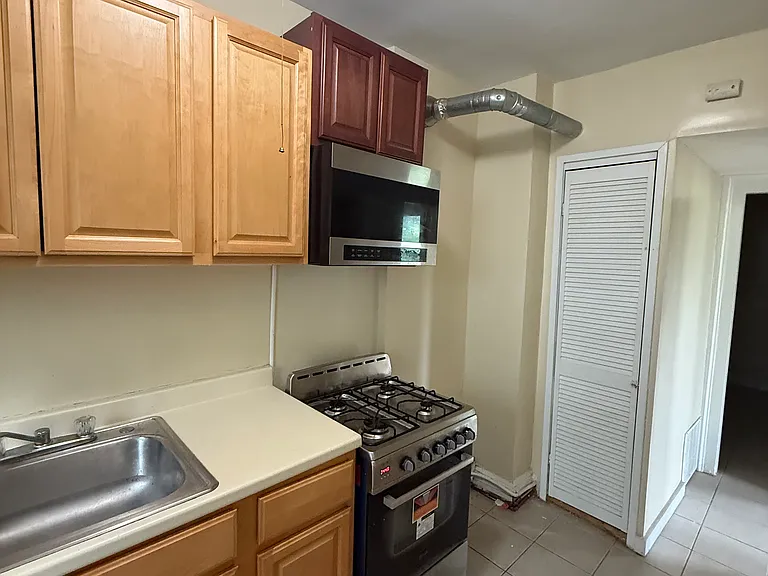 111 Bristol St #2L — Photo 5