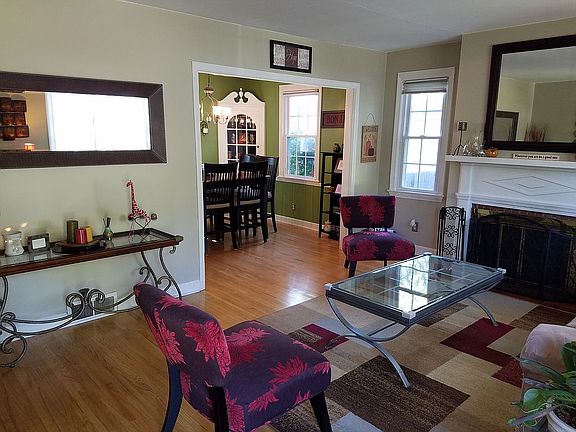 4th image of 4104 N Devon Ln